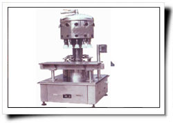 GCP係列高精（jīng）度半自動量杯（bēi）灌裝機